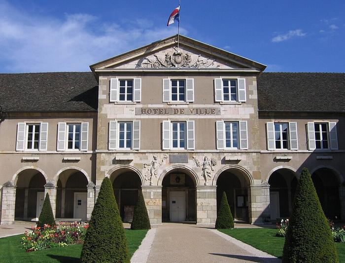 Beaune - Immobilier - CENTURY 21 Agence Massot-Nouveau - hôtel de ville