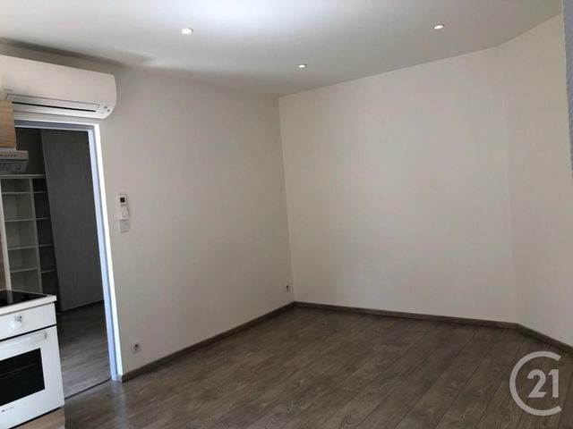 Appartement T2 à louer - 2 pièces - 30.0 m2 - BEAUNE - 21 - BOURGOGNE - Century 21 Agence Massot-Nouveau Appartement T2 à louer - 2 pièces - 30.0 m2 - BEAUNE - 21 - BOURGOGNE - Century 21 Agence Massot-Nouveau