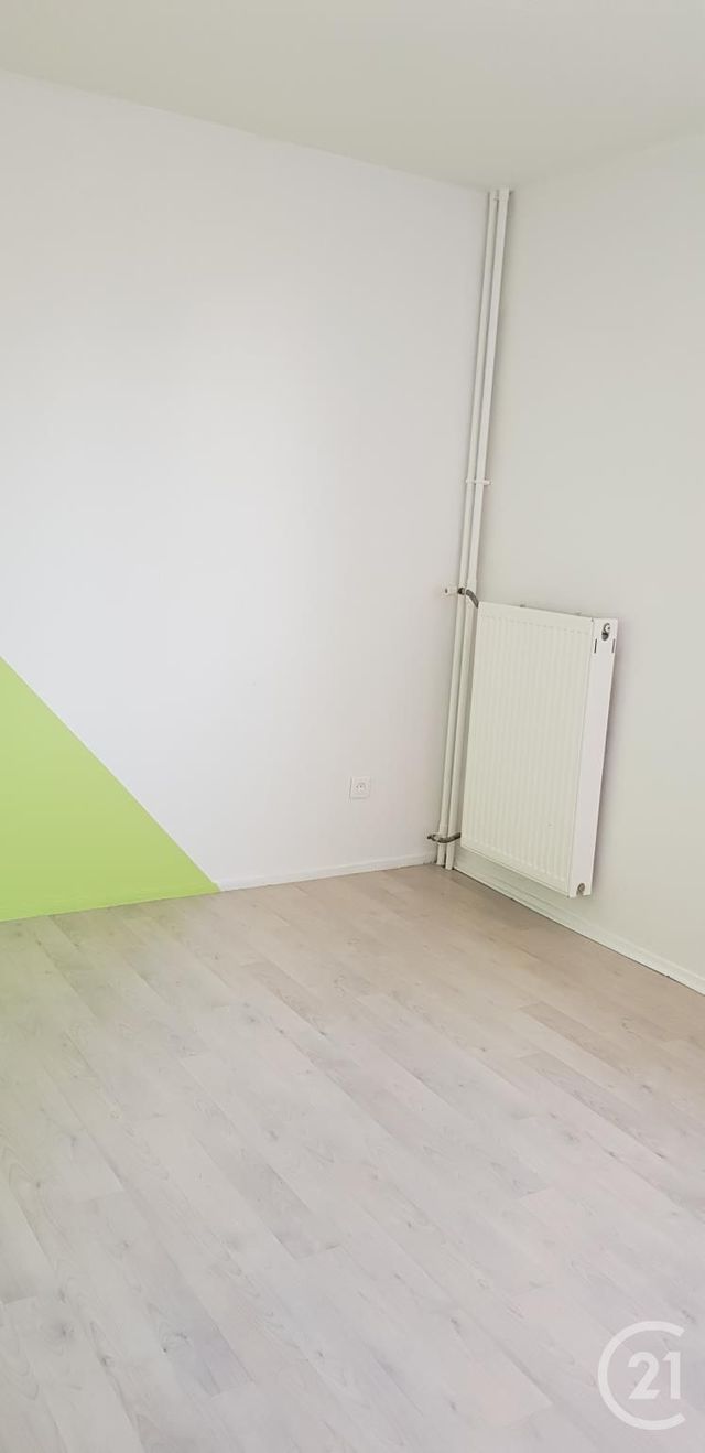Afficher la photo en grand Appartement T4 à louer - 4 pièces - 79.5 m2 - BEAUNE - 21 - BOURGOGNE - Century 21 Agence Massot-Nouveau