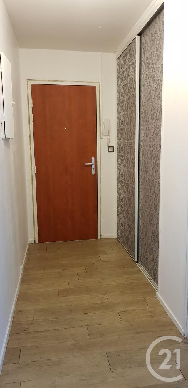Afficher la photo en grand Appartement T4 à louer - 4 pièces - 79.5 m2 - BEAUNE - 21 - BOURGOGNE - Century 21 Agence Massot-Nouveau