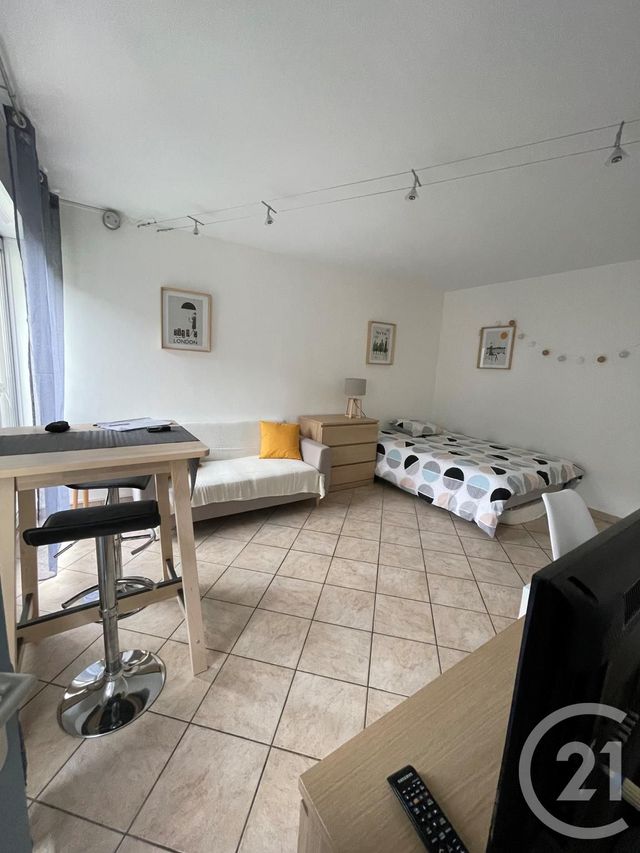 Afficher la photo en grand Appartement à louer - 2 pièces - 30.59 m2 - BEAUNE - 21 - BOURGOGNE - Century 21 Agence Massot-Nouveau