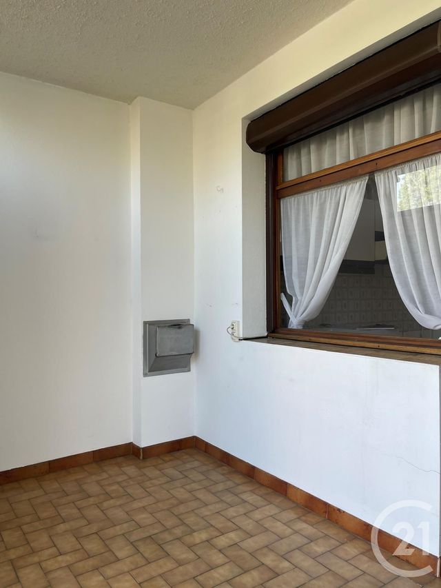 Appartement T3 à vendre - 5 pièces - 63.88 m2 - BEAUNE - 21 - BOURGOGNE - Century 21 Agence Massot-Nouveau