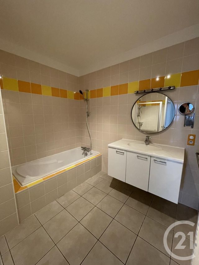 Appartement F4 à louer - 4 pièces - 78.5 m2 - MEURSAULT - 21 - BOURGOGNE - Century 21 Agence Massot-Nouveau