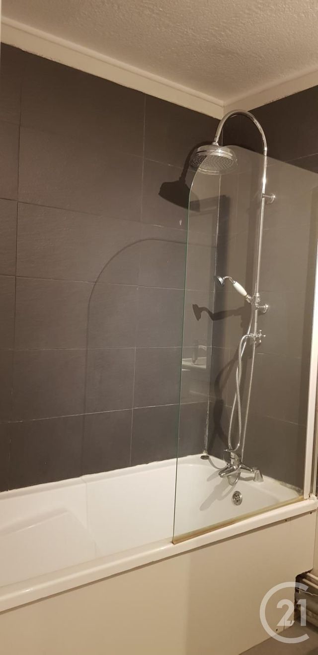 Appartement T4 à louer - 4 pièces - 79.5 m2 - BEAUNE - 21 - BOURGOGNE - Century 21 Agence Massot-Nouveau