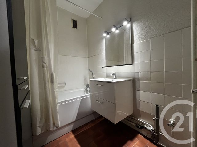 Appartement à vendre - 3 pièces - 63.0 m2 - BEAUNE - 21 - BOURGOGNE - Century 21 Agence Massot-Nouveau