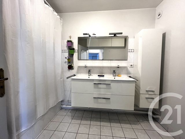 Appartement à louer - 3 pièces - 73.0 m2 - BEAUNE - 21 - BOURGOGNE - Century 21 Agence Massot-Nouveau