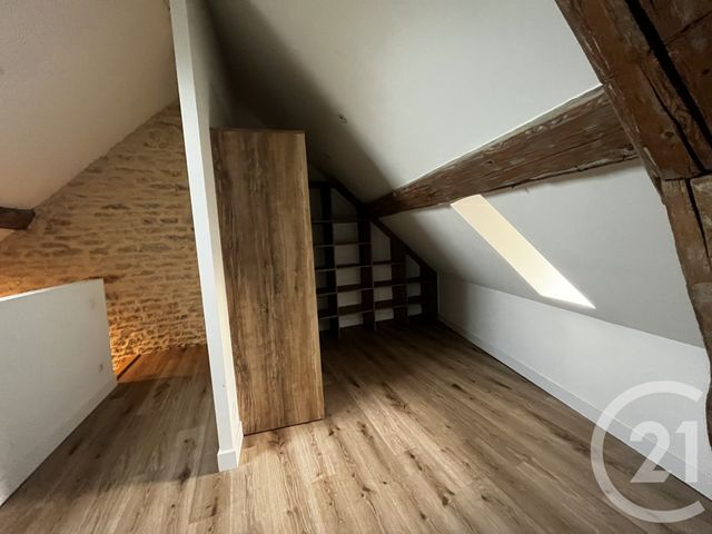 Appartement à louer - 2 pièces - 80.0 m2 - BEAUNE - 21 - BOURGOGNE - Century 21 Agence Massot-Nouveau