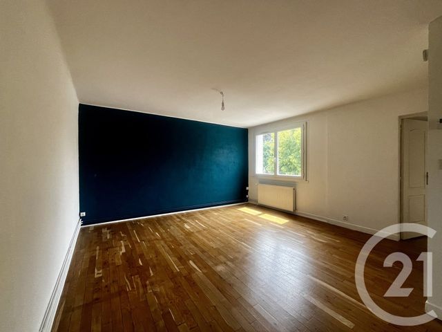 Appartement T3 à louer - 4 pièces - 80.0 m2 - BEAUNE - 21 - BOURGOGNE - Century 21 Agence Massot-Nouveau