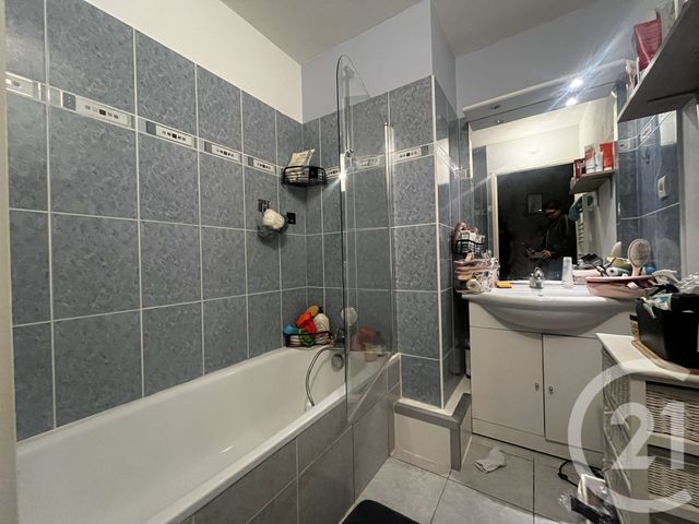 Appartement T3 à vendre - 3 pièces - 60.0 m2 - BEAUNE - 21 - BOURGOGNE - Century 21 Agence Massot-Nouveau