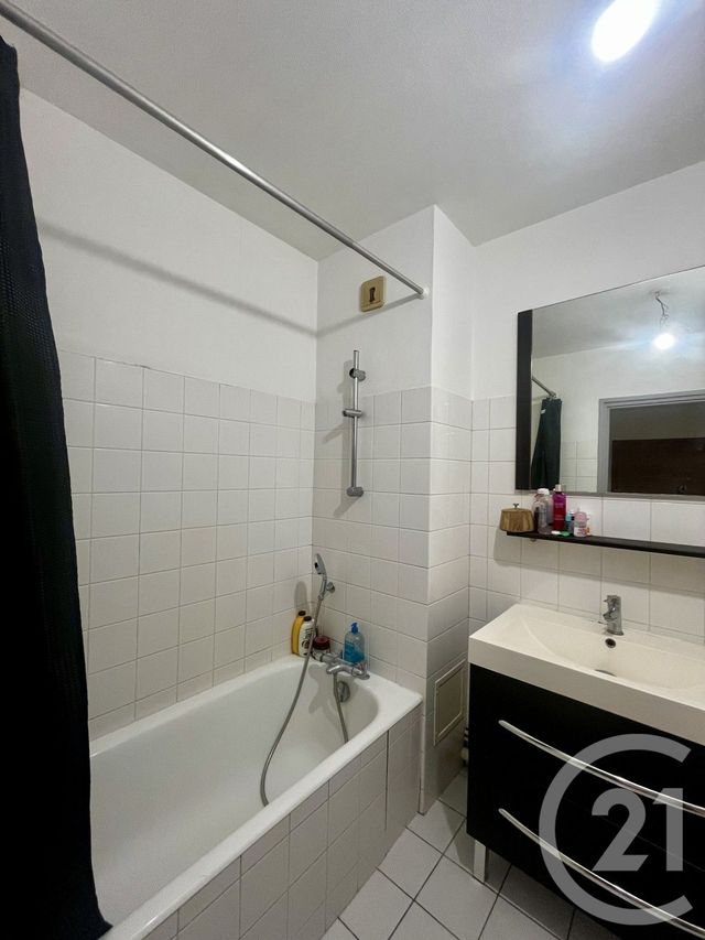 Appartement T2 à louer - 2 pièces - 45.0 m2 - BEAUNE - 21 - BOURGOGNE - Century 21 Agence Massot-Nouveau