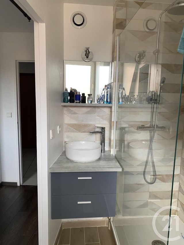 Appartement T3 à louer - 2 pièces - 42.0 m2 - BEAUNE - 21 - BOURGOGNE - Century 21 Agence Massot-Nouveau
